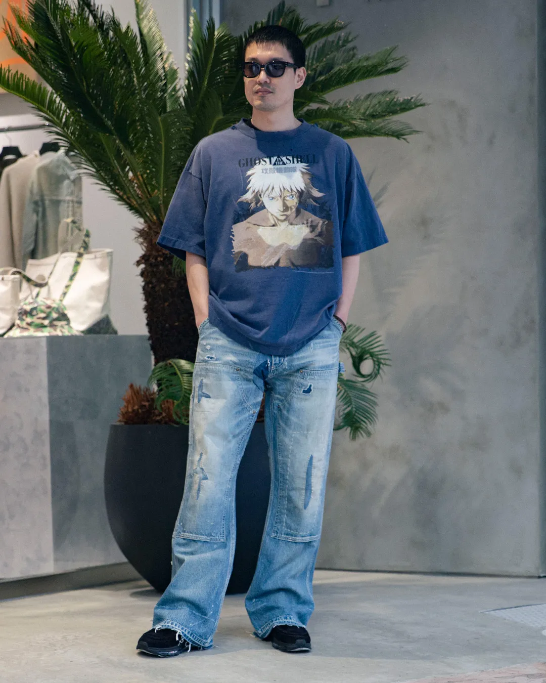 SAINT Mxxxxxx × Ghost in the Shell GS_SS TEE/GST IN THE SHELL/NVY Ghost in the Shell co-branded distressed short-sleeves White-haired plain character TEE Washed blue S-XL Look for the cylindrical fabric with no side seams. The open width is almost meaningless Asut ready-made garments dyed The whole piece is sprayed with horsetail. The collar and cuffs are faded. The collar and cuffs are frayed. Many hangings are worn. The oversized printing position restores the authenticity level. Customized joint main mark/wash mark/with little angel anti-counterfeiting mark